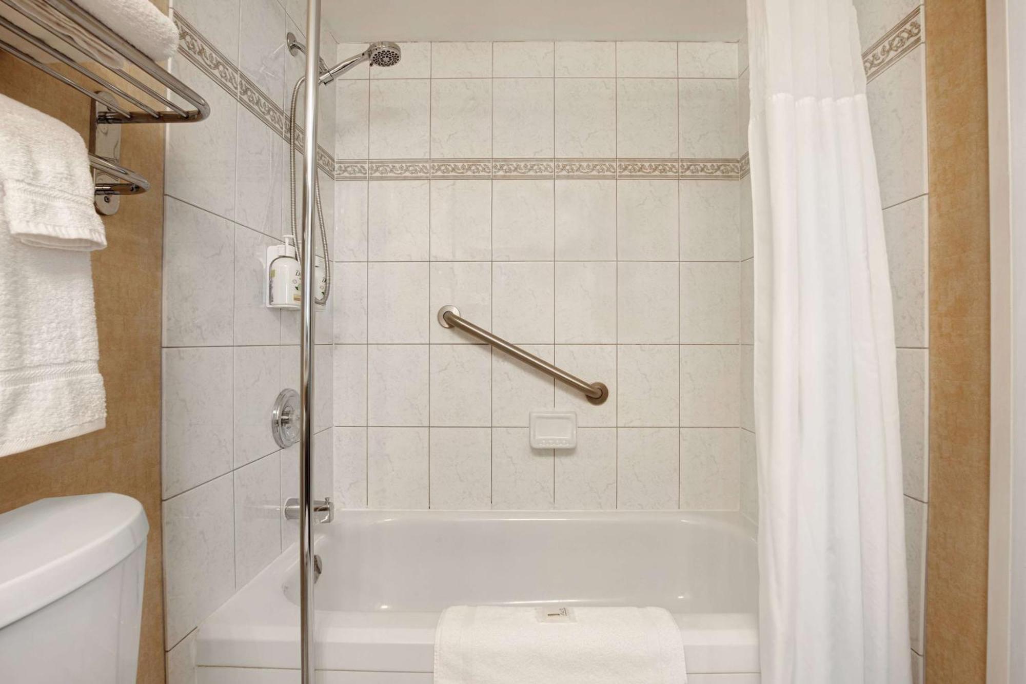 Days By Wyndham South 3*
