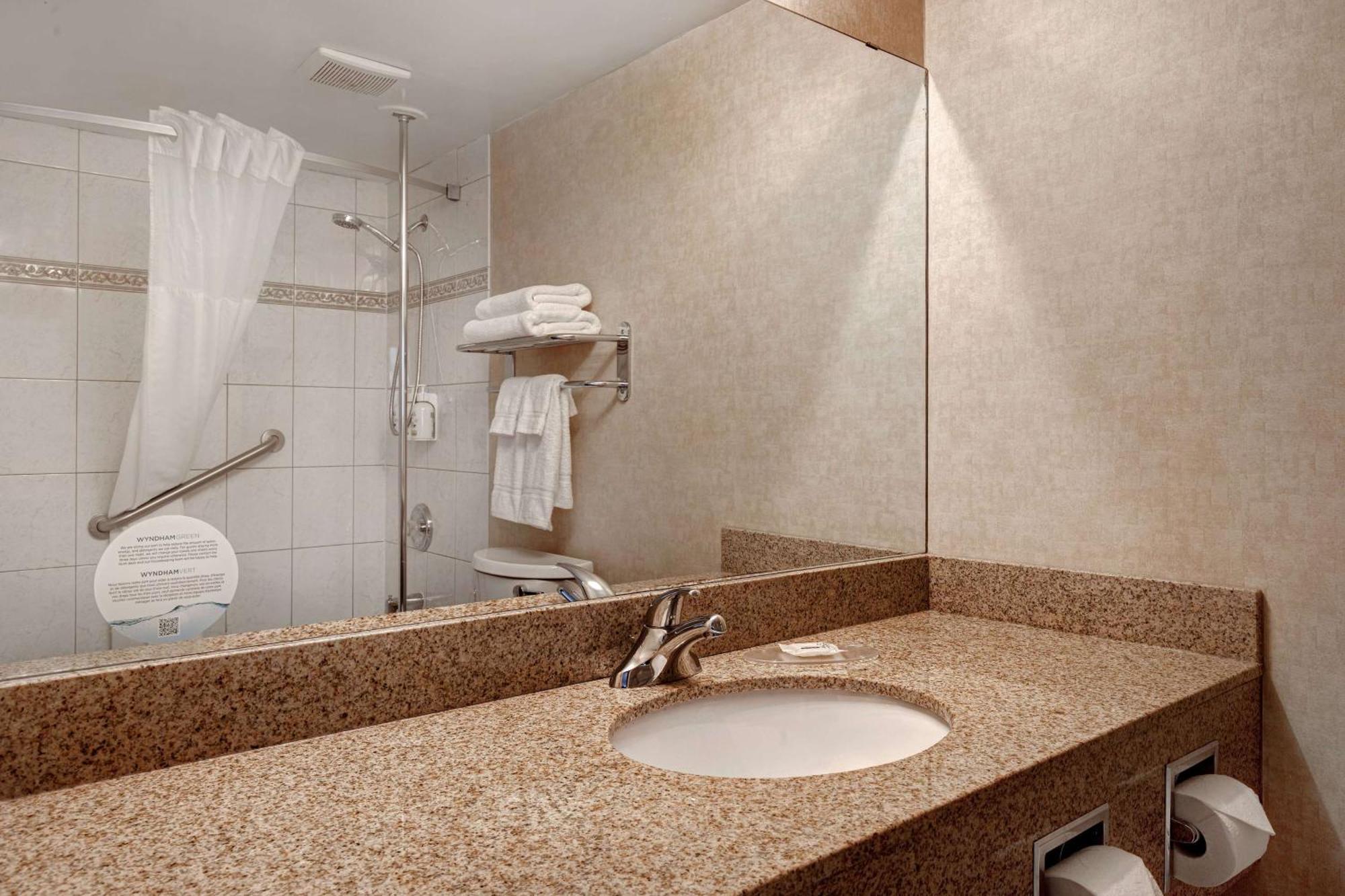 Days By Wyndham South 3*