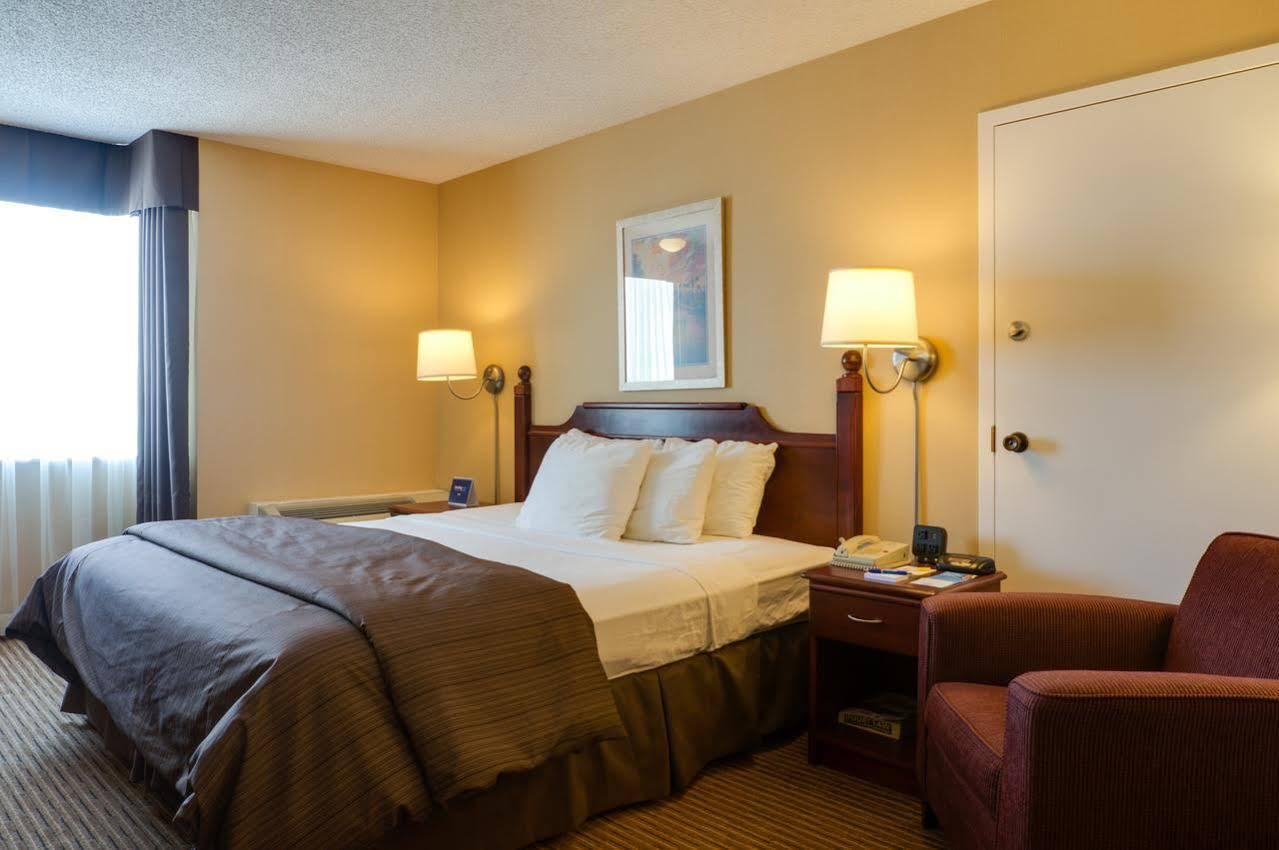 Hotel Days By Wyndham South Calgary