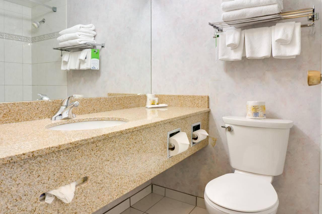 Days By Wyndham South Hotel Calgary